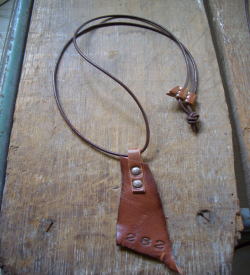 leather-necklace