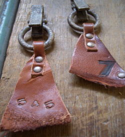 leather.clip-keyholder